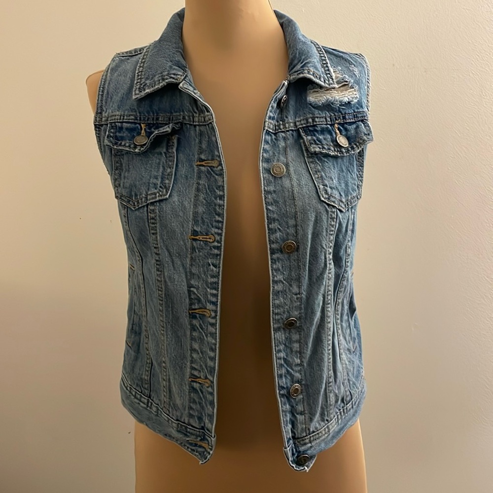 Sleeveless Jean jacket
